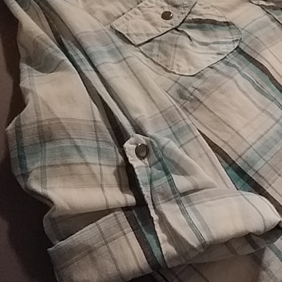 V neck button down top - Picture 3 of 5